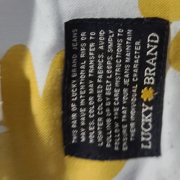 Lucky Brand Woman's Jeans Shorts, Size 10/30, Abby Short. Frayed Bottom - Picture 6 of 7